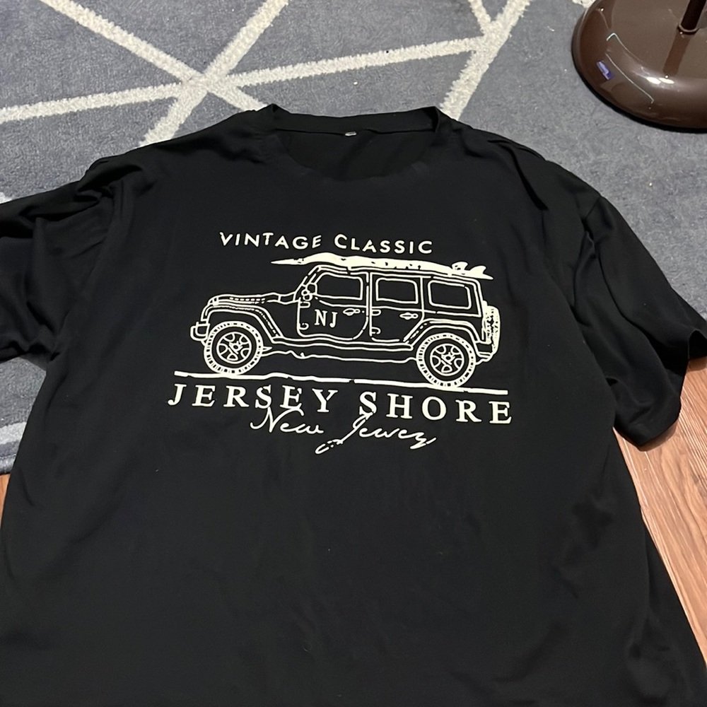 Black graphic, tee cropped